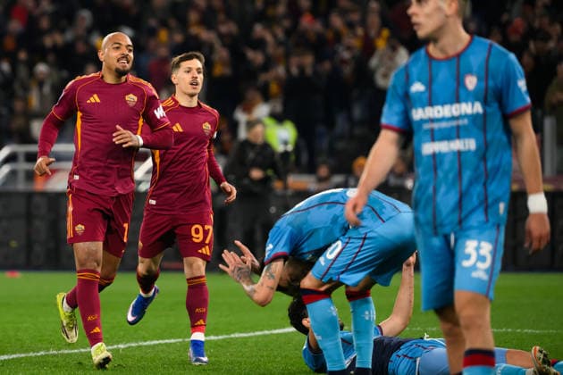 Donyell Malen of AS Roma celebrates with Bryan Zaragoza after scoring the goal of 2-0 during the Serie A 2025 2026 football match between AS Roma and Cagliari Calcio at Stadio Olimpico in Rome (Italy), February 9, 2026. AndreaxStaccioli
