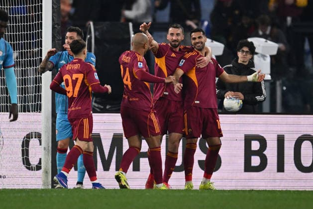 Donyell Malen of A.S. Roma celebrates after scoring the goal of 2-0 during the 24th day of the Serie A Championship between A.S. Roma and Cagliari Calcio at the Olympic Stadium on February 9, 2026 in Rome, Italy.  Copyright: xDomenicoxCippitelli IPAxSportx xipa-agency.netx xx IPA_71196177 IPA_Agency_IPA71196177