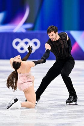 Laurence FOURNIER BEAUDRY & Guillaume CIZERON (FRA), during Ice Dance Rhythm Dance, at the Olympic Winter games, Winterspiele,Spiele, Summer games Milano Cortina 2026, at Milano Ice Skating Arena, on February 9, 2026 in Milan, Italy. Noxthirdxpartyxsales  aflo_319131145