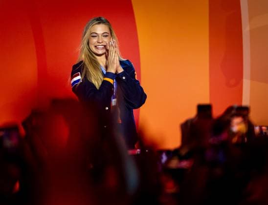 MILAN - Speed skater Jutta Leerdam during the ceremony at TeamNL Huis. Leerdam brought the Netherlands its first gold medal at the Milan Olympic Games, Olympische Spiele, Olympia, OS The 27-year-old skater won the 1000 meters in an Olympic record of 1:12.31 at the Milan Speed skating, Eisschnelllauf Stadium. SEM VAN DER WAL ANP xVIxANPxSportx xxANPxIVx 550189322 originalFilename: 550189322.jpg