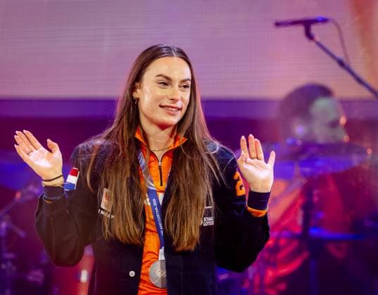 MILAN - Speed skater Femke Kok during the ceremony at the TeamNL House after winning silver in the 1000 meters at the Winter Olympics. SEM VAN DER WAL ANP xVIxANPxSportx xxANPxIVx 550190208 originalFilename: 550190208.jpg