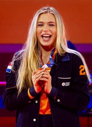 MILAN - Speed skater Jutta Leerdam during the ceremony at TeamNL Huis. Leerdam brought the Netherlands its first gold medal at the Milan Olympic Games, Olympische Spiele, Olympia, OS The 27-year-old skater won the 1000 meters in an Olympic record of 1:12.31 at the Milan Speed skating, Eisschnelllauf Stadium. SEM VAN DER WAL ANP xVIxANPxSportx xxANPxIVx 550190502 originalFilename: 550190502.jpg