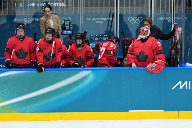 February 9, 2026, Milan, ITALY: CanadaöÄÃ s Erin Ambrose (23) is checked out on the bench before leaving with an injury during the third period of a preliminary round women s hockey game at the Milan Cortina Winter Olympics, in Milan, on Monday, February 9, 2026. Canada News - February 9, 2026  - ZUMAc35_ 20260209_zaf_c35_220 Copyright: xDarrylxDyckx