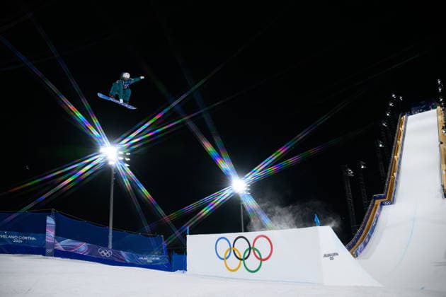 2026 WINTER Olympic Games, Olympische Spiele, Olympia, OS Meila Stalker of Australia takes a practice jump ahead of the Women™s Snowboard Big Air Final at the Livigno Snow Park, on day 3 of the 2026 Milano Cortina Winter Olympic Games in Italy, Monday, February 9, 2026. ( NO ARCHIVING, EDITORIAL USE ONLY, LIVIGNO SONDRIO ITALY  Copyright: xDANxHIMBRECHTSx 20260210124741245810