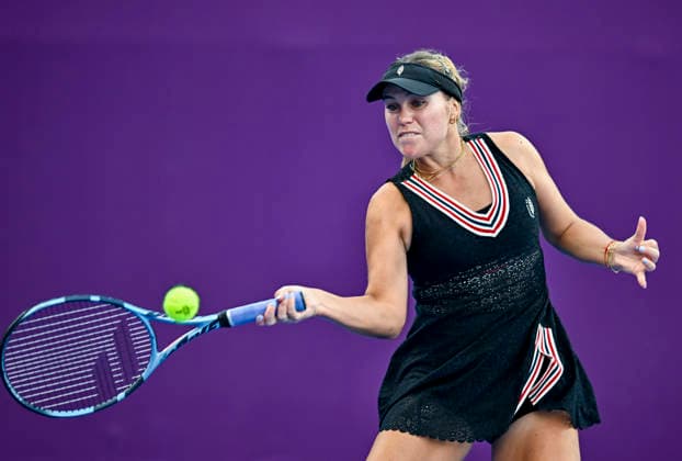WTA, Tennis Damen Qatar Total Energies Open round of 64 in Doha, Qatar - 09 Feb 2026 Sofia Kenin of the United States seen in action with Qinwen Zheng of China (not in view) during their round of 64 match at the WTA Qatar TotalEnergies Open 2026 tennis tournament at the Khalifa International Tennis Complex. Qinwen Zheng won Sofia Kenin 4-6, 6-1, 6-2 Doha Qatar Copyright: xNoushadxVariyattiyakkalx xSOPAxImagesx NVRITYAKAL2-47