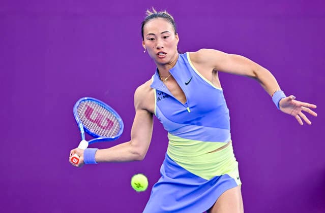 February 9, 2026, Doha, Qatar: Qinwen Zheng of China seen in action with Sofia Kenin of the United States (Not in view) during their round of 64 match at the WTA, Tennis Damen Qatar TotalEnergies Open 2026 tennis tournament at the Khalifa International Tennis Complex. Qinwen Zheng won Sofia Kenin 4-6, 6-1, 6-2 Doha Qatar - ZUMAs197 20260209_aaa_s197_162 Copyright: xNoushadxVariyattiyakkalx