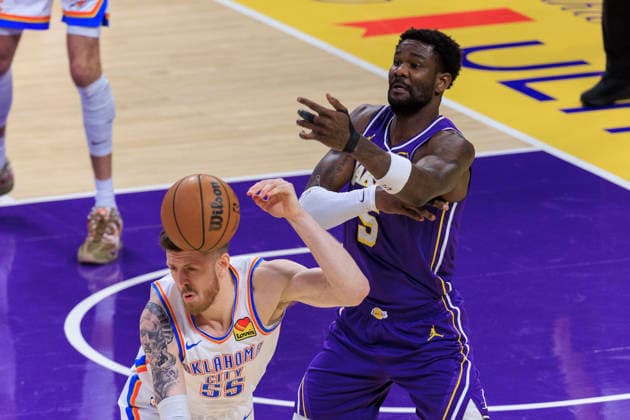 February 9, 2026, Los Angeles, California, USA: Isaiah Hartenstein 55 of the Oklahoma City Thunder steals the ball from Deandre Ayton 5 of the Los Angeles Lakers during their regular season NBA, Basketball Herren, USA game on Monday February 9, 2026 at Crypto.com Arena in Los Angeles, California. ARIANA RUIZ PI Los Angeles USA - ZUMAp124 20260209_zaa_p124_001 Copyright: xArianaxRuizx