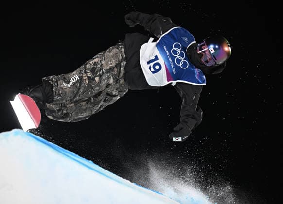 260209 -- LIVIGNO, Feb. 9, 2026 -- Yu Seungeun of South Korea competes during the snowboard women s big air final match at the Milan-Cortina 2026 Olympic Winter games, Winterspiele,Spiele, Summer games in Livigno, Italy, Feb. 9, 2026. MICO2026ITALY-LIVIGNO-OLYMPIC WINTER GAMES-SNOWBOARD-WOMEN S BIG AIR-FINAL XiaxYifang  (MICO2026)ITALY-LIVIGNO-OLYMPIC WINTER GAMES-SNOWBOARD-WOMEN S BIG AIR-FINAL IMAGO XiaxYifang  imago images 0847199273