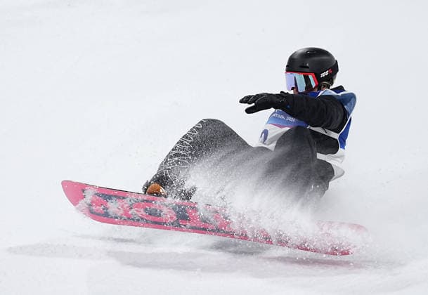 260209 -- LIVIGNO, Feb. 9, 2026 -- Zoi Sadowski Synnott of New Zealand competes during the snowboard women s big air final match at the Milan-Cortina 2026 Olympic Winter games, Winterspiele,Spiele, Summer games in Livigno, Italy, Feb. 9, 2026. MICO2026ITALY-LIVIGNO-OLYMPIC WINTER GAMES-SNOWBOARD-WOMEN S BIG AIR-FINAL WuxHuiwo  (MICO2026)ITALY-LIVIGNO-OLYMPIC WINTER GAMES-SNOWBOARD-WOMEN S BIG AIR-FINAL IMAGO WuxHuiwo  imago images 0847199286