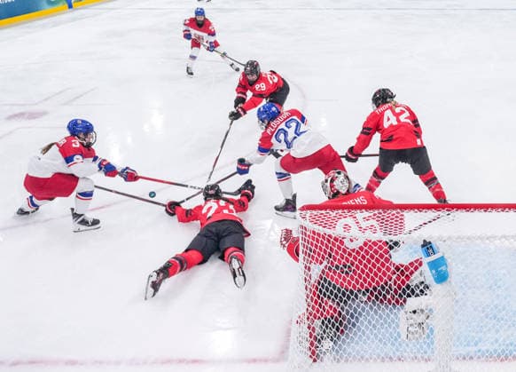 (260210) -- MILAN, Feb. 10, 2026 -- Players vie during the Ice hockey, Eishockey women s preliminary round group A match between Canada and the Czech Republic at the Milan-Cortina 2026 Olympic Winter games, Winterspiele,Spiele, Summer games in Milan, Italy, Feb. 9, 2026. ) (MICO2026) ITALY-MILAN-OLYMPIC WINTER GAMES-ICE HOCKEY-WOMEN-PRELIMINARY-CAN VS CZE SunxFei 