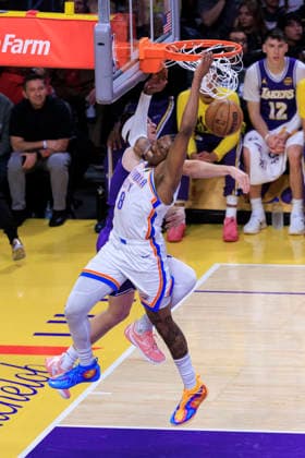February 9, 2026, Los Angeles, California, USA: Austin Reaves 15 of the Los Angeles Lakers fouls Jalen Williams 8 of the Oklahoma City Thunder as he attempts a layup during their regular season NBA, Basketball Herren, USA game on Monday February 9, 2026 at Crypto.com Arena in Los Angeles, California. ARIANA RUIZ PI Los Angeles USA - ZUMAp124 20260209_zaa_p124_011 Copyright: xArianaxRuizx
