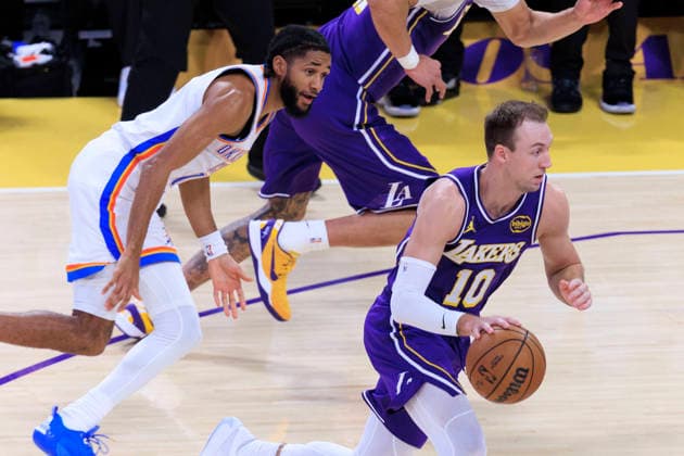 February 9, 2026, Los Angeles, California, USA: Luke Kennard 10 of the Los Angeles Lakers drives past Isaiah Joe 11 of the Oklahoma City Thunder during their regular season NBA, Basketball Herren, USA game on Monday February 9, 2026 at Crypto.com Arena in Los Angeles, California. ARIANA RUIZ PI Los Angeles USA - ZUMAp124 20260209_zaa_p124_020 Copyright: xArianaxRuizx