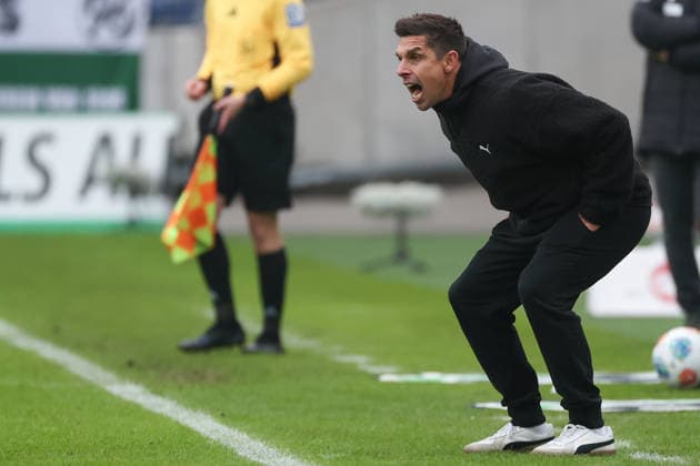 2. Bundesliga - Hannover 96 - Holstein Kiel am 08.02.2026 in der Heinz von Heiden Arena in Hannover Trainer Marcel Rapp (Kiel) *** 2 Bundesliga Hannover 96 Holstein Kiel on 08 02 2026 at the Heinz von Heiden Arena in Hannover Coach Marcel Rapp Kiel MH
