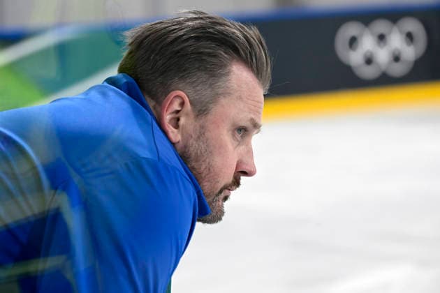 LKS 20260210 Head coach Antti Pennanen during the men s Ice hockey, Eishockey practise of Team Finland at the Santa Giulia icerink in Milan at the Milano Cortina Winter Olympics on February 10, 2026. - EMMI KORHONEN Milano Italy VVKiPTVhCww  Copyright: xEmmixKorhonenx VVKiPTVhCww