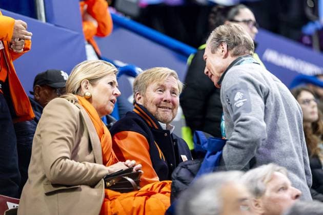 MILAN - Queen Maxima and King Willem-Alexander in the stands of the Milan Ice Skating Area during the women s 500-meter qualifying event at the Winter Olympics. SEM VAN DER WAL ANP xVIxANPxSportx xxANPxIVx 550223419 originalFilename: 550223419.jpg