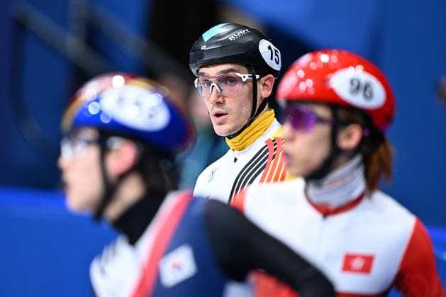 Belgian shorttrack skater Stijn Desmet pictured during the Men 1000m heats in the Short Track Speed skating, Eisschnelllauf competition at the Milano Cortina 2026 Olympic Winter games, Winterspiele,Spiele, Summer games on Tuesday 10 February 2026 in Milan, Italy. The XXV Winter Olympics take place from 6 to 22 February 2026 in Italy. JASPERxJACOBS  x162349928x