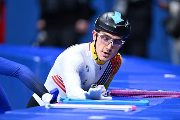 Belgian shorttrack skater Stijn Desmet pictured during the Men 1000m heats in the Short Track Speed skating, Eisschnelllauf competition at the Milano Cortina 2026 Olympic Winter games, Winterspiele,Spiele, Summer games on Tuesday 10 February 2026 in Milan, Italy. The XXV Winter Olympics take place from 6 to 22 February 2026 in Italy. JASPERxJACOBS  x162350030x