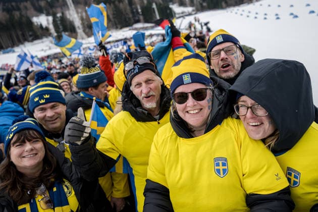 260210 Fans of Sweden at the women s classic technique cross-country skiing sprint quarter final during day 4 of the 2026 Winter Olympics on February 10, 2026 in Val di Fiemme. Photo: Maxim Thore BILDBYRAN kod MT MT0969 skidor cross-country skiing langrenn Olympic Games, Olympische Spiele, Olympia, OS olympics winter olympics os ol olympiska spel vinter-os olympiske leker milano cortina 2026 milan cortina 2026 milano cortina 2026 olympic games milano cortina 2026 winter olympic games milano cortina-os milano cortina-ol vinter-ol 4 bbeng sprint publik *** 260210 Fans of Sweden at the women s classic technique cross country skiing sprint quarter final during day 4 of the 2026 Winter Olympics on February 10, 2026 in Val di Fiemme Photo Maxim Thore BILDBYRAN kod MT MT0969 skidor cross country skiing langrenn olympic games olympics winter olympics os ol olympiska spel vinter os olympiske leker milano cortina 2026 milan cortina 2026 milano cortina 2026 olympic games milano cortina 2026 winter olympic games milano cortina os milano cortina ol vinter ol 4 bbeng sprint publik  Copyright: MAXIMxTHORE BB260210MT103
