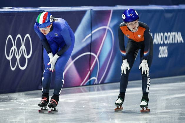 ITALY, MILAN - FEBRUARY 10, 2026: Chiara Betti of Italy (L) and Xandra Velzeboer of the Netherlands compete in the women s short track Speed skating, Eisschnelllauf 500 metres heat during the 2026 Winter Olympic Games, Olympische Spiele, Olympia, OS at the Milano Ice Skating Arena 2026 Winter Olympics: Women S 500m Short Track Speed Skating Event  - ZUMAt113 20260210_zaa_t113_121 Copyright: xMikhailxTereshchenkox