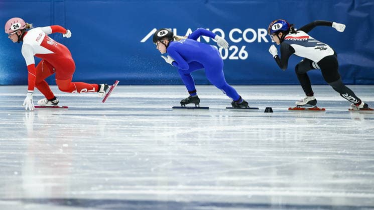 ITALY, MILAN - FEBRUARY 10, 2026: Natalia Maliszewska of Poland, AIN athlet Alyona Krylova from Russia, and Soyeon Lee (L-R) of Korea Republic compete in the women s short track Speed skating, Eisschnelllauf 500 metres heat during the 2026 Winter Olympic Games, Olympische Spiele, Olympia, OS at the Milano Ice Skating Arena 2026 Winter Olympics: Women S 500m Short Track Speed Skating Event  - ZUMAt113 20260210_zaa_t113_133 Copyright: xMikhailxTereshchenkox