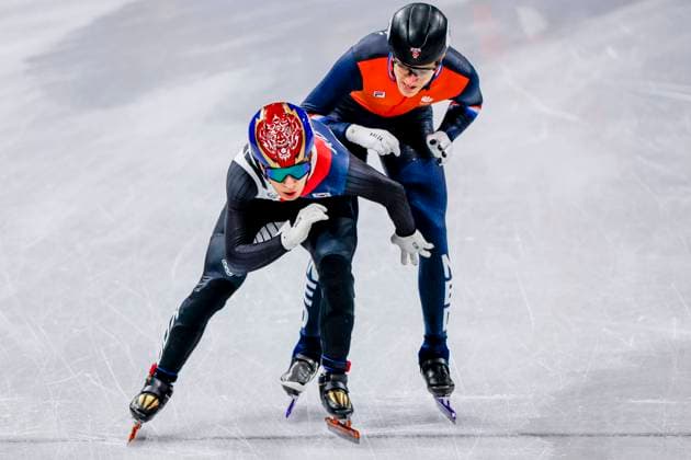Daeheon Hwang of Republic of Korea and Teun Boer of the Netherlands Men s 1000m, Milano Cortina 2026 Winter Olympics: Day 4, Short Track Speed skating, Eisschnelllauf - Milano Cortina 2026 Winter Olympics: Day 4, Milano Speed Skating Stadium, February 10, 2026, Milan, Italy.