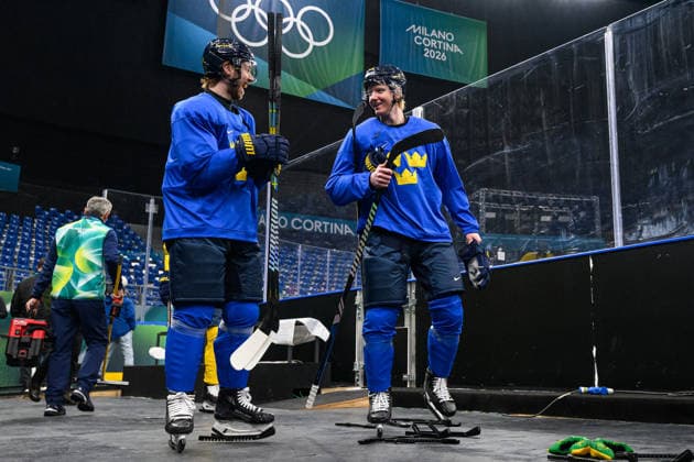 260210 Elias Lindholm and Rasmus Dahlin of Sweden ahead of an Ice hockey, Eishockey practice session during day 4 of the 2026 Winter Olympics on February 10, 2026 in Milan. Photo: Carl Sandin BILDBYRAN kod CS CS0866 ishockey ice hockey Olympic Games, Olympische Spiele, Olympia, OS olympics winter olympics os ol olympiska spel vinter-os olympiske leker milano cortina 2026 milan cortina 2026 milano cortina 2026 olympic games milano cortina 2026 winter olympic games milano cortina-os milano cortina-ol vinter-ol 4 bbeng sverige sweden *** 260210 Elias Lindholm and Rasmus Dahlin of Sweden ahead of an ice hockey practice session during day 4 of the 2026 Winter Olympics on February 10, 2026 in Milan Photo Carl Sandin BILDBYRAN kod CS CS0866 ishockey ice hockey olympic games olympics winter olympics os ol olympiska spel vinter os olympiske leker milano cortina 2026 milan cortina 2026 milano cortina 2026 olympic games milano cortina 2026 winter olympic games milano cortina os milano cortina ol vinter ol 4 bbeng sverige sweden  Copyright: CARLxSANDIN BB260210CS001