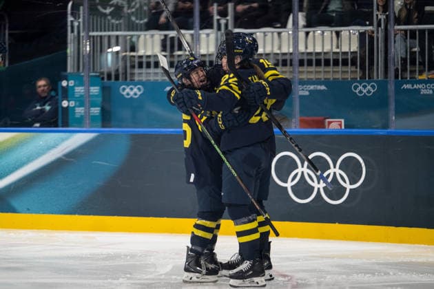260210 Hanna Thuvik, Lisa Johansson and Sara Hjalmarsson of Sweden celebrate after 0-1 in the women s Ice hockey, Eishockey game between Japan and Sweden during day 4 of the 2026 Winter Olympics on February 10, 2026 in Milan. Photo: Emma Wallskog BILDBYRAN kod EW EW0626 ishockey ice hockey Olympic Games, Olympische Spiele, Olympia, OS olympics winter olympics os ol olympiska spel vinter-os olympiske leker milano cortina 2026 milan cortina 2026 milano cortina 2026 olympic games milano cortina 2026 winter olympic games milano cortina-os milano cortina-ol vinter-ol 4 bbeng sweden sverige dam japan jubel *** 260210 Hanna Thuvik, Lisa Johansson and Sara Hjalmarsson of Sweden celebrate after 0 1 in the women s ice hockey game between Japan and Sweden during day 4 of the 2026 Winter Olympics on February 10, 2026 in Milan Photo Emma Wallskog BILDBYRAN kod EW EW0626 ishockey ice hockey olympic games olympics winter olympics os ol olympiska spel vinter os olympiske leker milano cortina 2026 milan cortina 2026 milano cortina 2026 olympic games milano cortina 2026 winter olympic games milano cortina os milano cortina ol vinter ol 4 bbeng sweden sverige dam japan jubel  Copyright: EMMAxWALLSKOG BB260210EW012