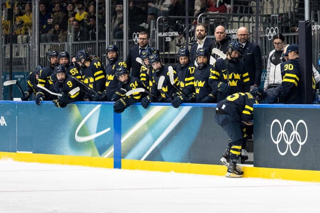 260210 Lisa Johansson of Sweden in pain and leaves the ice in the women s Ice hockey, Eishockey game between Japan and Sweden during day 4 of the 2026 Winter Olympics on February 10, 2026 in Milan. Photo: Emma Wallskog BILDBYRAN kod EW EW0626 ishockey ice hockey Olympic Games, Olympische Spiele, Olympia, OS olympics winter olympics os ol olympiska spel vinter-os olympiske leker milano cortina 2026 milan cortina 2026 milano cortina 2026 olympic games milano cortina 2026 winter olympic games milano cortina-os milano cortina-ol vinter-ol 4 bbeng sweden sverige dam japan *** 260210 Lisa Johansson of Sweden in pain and leaves the ice in the women s ice hockey game between Japan and Sweden during day 4 of the 2026 Winter Olympics on February 10, 2026 in Milan Photo Emma Wallskog BILDBYRAN kod EW EW0626 ishockey ice hockey olympic games olympics winter olympics os ol olympiska spel vinter os olympiske leker milano cortina 2026 milan cortina 2026 milano cortina 2026 olympic games milano cortina 2026 winter olympic games milano cortina os milano cortina ol vinter ol 4 bbeng sweden sverige dam japan  Copyright: EMMAxWALLSKOG BB260210EW015
