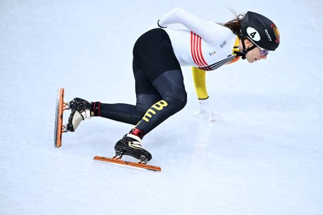 Belgian shorttrack skater Hanne Desmet pictured in action during the quarterfinals of the Mixed Team Relay of the Short Track Speed skating, Eisschnelllauf competition at the Milano Cortina 2026 Olympic Winter games, Winterspiele,Spiele, Summer games on Tuesday 10 February 2026 in Milan, Italy. The XXV Winter Olympics take place from 6 to 22 February 2026 in Italy. JASPERxJACOBS  x162362904x