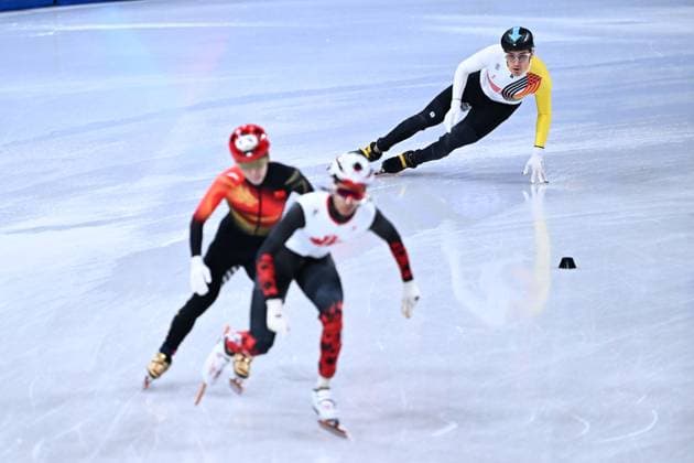 Belgian shorttrack skater Stijn Desmet pictured in action during the quarterfinals of the Mixed Team Relay of the Short Track Speed skating, Eisschnelllauf competition at the Milano Cortina 2026 Olympic Winter games, Winterspiele,Spiele, Summer games on Tuesday 10 February 2026 in Milan, Italy. The XXV Winter Olympics take place from 6 to 22 February 2026 in Italy. JASPERxJACOBS  x162365511x