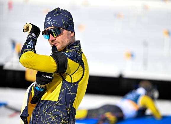 ANTERSELVA, ITALIEN 20260210 Sveriges Jesper Nelin pa inskjutningen inför herrarnas distanslopp 20 km skidskytte under vinter-OS i Milano Cortina i Anterselva, Italien. *** Bilden ingar i SPORTPAKET. För övriga BETALBILD *** ANTERSELVA ITALIEN x10050x *** ANTERSELVA, ITALY 20260210 Swedens Jesper Nelin at the start of the mens 20 km biathlon distance race at the Milan Cortina Winter Olympics in Anterselva, Italy Picture in SPORT PACKAGE For others PAY PICTURE ANTERSELVA ITALY x10050x  Copyright: xPontusxLundahl TTx OS 2026 SKIDSKYTTE DISTANS
