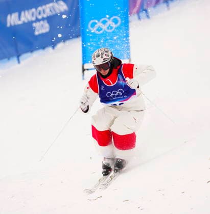 February 10, 2026, Livigno, Italy: Canada s Elliot Vaillancourt, from Drummondville, Que., competes in the men s moguls qualification at the Milano Cortina 2026 Winter Olympic Games, Olympische Spiele, Olympia, OS in Livigno, Italy on Tuesday, Feb. 10, 2026. Canada News - February 10, 2026  - ZUMAc35_ 20260210_zaf_c35_030 Copyright: xSeanxKilpatrickx