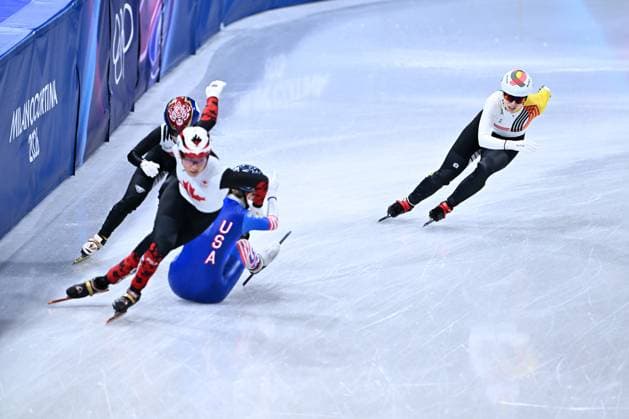 Belgian shorttrack skater Tineke den Dulk pictured in action during the semifinals of the Mixed Team Relay of the Short Track Speed skating, Eisschnelllauf competition at the Milano Cortina 2026 Olympic Winter games, Winterspiele,Spiele, Summer games on Tuesday 10 February 2026 in Milan, Italy. The XXV Winter Olympics take place from 6 to 22 February 2026 in Italy. JASPERxJACOBS  x162368903x