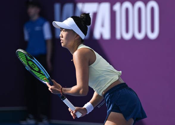 Qatar TotalEnergies Open 2026 - Day Three DOHA, QATAR FEBRUARY 10: Ann Li of the United States in action against Magdalena Frech of Poland in the second round on Day Three of the Qatar TotalEnergies Open, part of the Hologic WTA, Tennis Damen Tour, at the Khalifa International Tennis and Squash Complex on February 10, 2026 in Doha, Qatar. Doha Qatar  Copyright: xArturxWidakx originalFilename:widak-qatartot260210_npIGQ.jpg