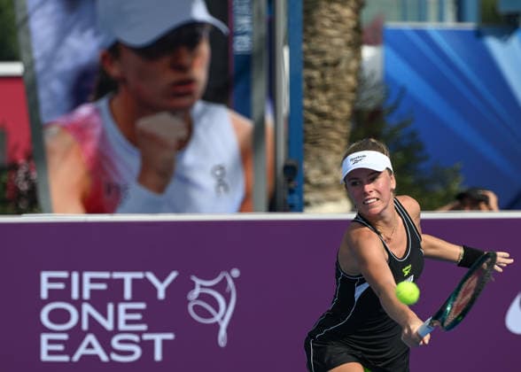 Qatar TotalEnergies Open 2026 - Day Three DOHA, QATAR FEBRUARY 10: Magdalena Frech of Poland in action against Ann Li of the United States in the second round on Day Three of the Qatar TotalEnergies Open, part of the Hologic WTA, Tennis Damen Tour, at the Khalifa International Tennis and Squash Complex on February 10, 2026 in Doha, Qatar. Doha Qatar  Copyright: xArturxWidakx originalFilename:widak-qatartot260210_npPjH.jpg