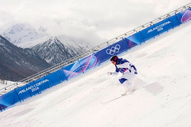 February 10, 2026, Livigno, Italy: Sweden s Walter Wallberg warms up prior to competing in the men s moguls qualification at the Milano Cortina 2026 Winter Olympic Games, Olympische Spiele, Olympia, OS in Livigno, Italy on Tuesday, Feb. 10, 2026. Canada News - February 10, 2026  - ZUMAc35_ 20260210_zaf_c35_036 Copyright: xSeanxKilpatrickx