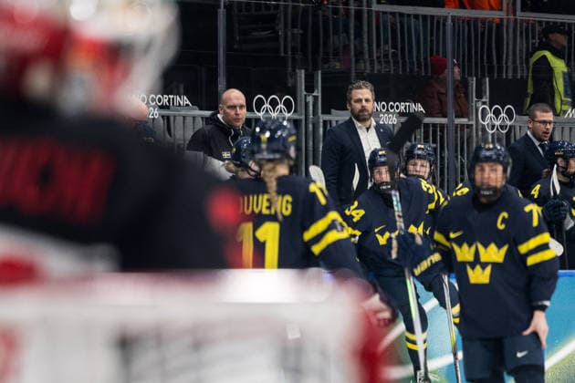 260210 Head coach Ulf Lundberg of Sweden in the women s Ice hockey, Eishockey game between Japan and Sweden during day 4 of the 2026 Winter Olympics on February 10, 2026 in Milan. Photo: Emma Wallskog BILDBYRAN kod EW EW0626 ishockey ice hockey Olympic Games, Olympische Spiele, Olympia, OS olympics winter olympics os ol olympiska spel vinter-os olympiske leker milano cortina 2026 milan cortina 2026 milano cortina 2026 olympic games milano cortina 2026 winter olympic games milano cortina-os milano cortina-ol vinter-ol 4 bbeng sweden sverige dam japan *** 260210 Head coach Ulf Lundberg of Sweden in the women s ice hockey game between Japan and Sweden during day 4 of the 2026 Winter Olympics on February 10, 2026 in Milan Photo Emma Wallskog BILDBYRAN kod EW EW0626 ishockey ice hockey olympic games olympics winter olympics os ol olympiska spel vinter os olympiske leker milano cortina 2026 milan cortina 2026 milano cortina 2026 olympic games milano cortina 2026 winter olympic games milano cortina os milano cortina ol vinter ol 4 bbeng sweden sverige dam japan  Copyright: EMMAxWALLSKOG BB260210EW027
