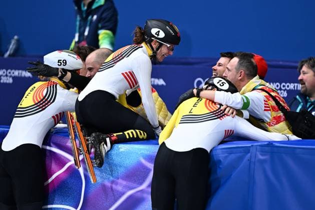 The Belgian Ice Bear s shorttrack relay team celebrate their bronze medal in the Final of the Mixed Team Relay of the Short Track Speed skating, Eisschnelllauf competition at the Milano Cortina 2026 Olympic Winter games, Winterspiele,Spiele, Summer games on Tuesday 10 February 2026 in Milan, Italy. The XXV Winter Olympics take place from 6 to 22 February 2026 in Italy. JASPERxJACOBS  x162371729x