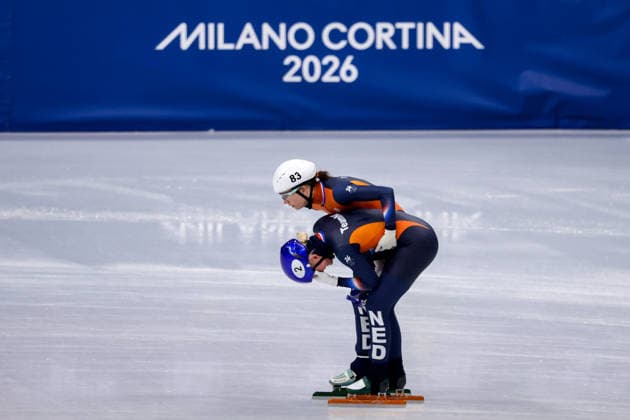 2026-02-10 Short Track Speed skating, Eisschnelllauf - Milano Cortina 2026 Winter Olympics - Day 4 MILAN, ITALY - FEBRUARY 10: Xandra Velzeboer of the Netherlands, Selma Poutsma of the Netherlands looks dejected after competing in the Mixed Team Relay during Day 4 of Short Track Speed Skating - Milano Cortina 2026 Winter Olympics at Milano Ice Skating Arena on February 10, 2026 in Milan, Italy. (Photo by Joris Verwijst BSR Agency) Milan Italy Content not available for redistribution in The Netherlands directly or indirectly through any third parties. Copyright: xBSRxAgencyx