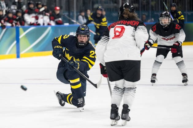 260210 Thea Johansson of Sweden in the women s Ice hockey, Eishockey game between Japan and Sweden during day 4 of the 2026 Winter Olympics on February 10, 2026 in Milan. Photo: Emma Wallskog BILDBYRAN kod EW EW0626 ishockey ice hockey Olympic Games, Olympische Spiele, Olympia, OS olympics winter olympics os ol olympiska spel vinter-os olympiske leker milano cortina 2026 milan cortina 2026 milano cortina 2026 olympic games milano cortina 2026 winter olympic games milano cortina-os milano cortina-ol vinter-ol 4 bbeng sweden sverige dam japan *** 260210 Thea Johansson of Sweden in the women s ice hockey game between Japan and Sweden during day 4 of the 2026 Winter Olympics on February 10, 2026 in Milan Photo Emma Wallskog BILDBYRAN kod EW EW0626 ishockey ice hockey olympic games olympics winter olympics os ol olympiska spel vinter os olympiske leker milano cortina 2026 milan cortina 2026 milano cortina 2026 olympic games milano cortina 2026 winter olympic games milano cortina os milano cortina ol vinter ol 4 bbeng sweden sverige dam japan  Copyright: EMMAxWALLSKOG BB260210EW034