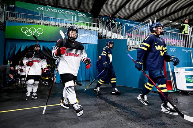 JAPAN team group, Mannschaftsbild, Totale (JPN) vs SWEDEN TEAM GROUP (SWE), during Womens Prelim. Round - Group B, Ice hockey, Eishockey at the Olympic Winter games, Winterspiele,Spiele, Summer games Milano Cortina 2026, at Milano Rho Ice Hockey Arena, on February 10, 2026 in Milan, Italy. Noxthirdxpartyxsales  aflo_319205545