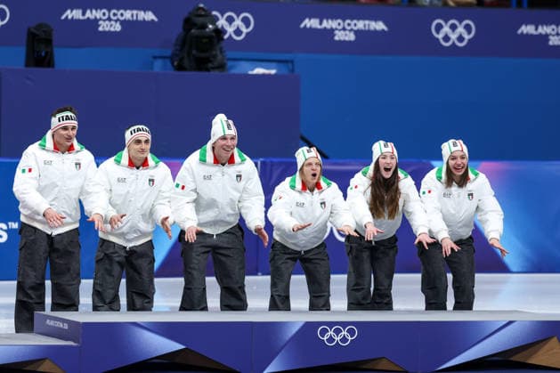 Team Italia on the podium during the Olympic Winter Milano-Cortina 2026 Shirt Track Speed skating, Eisschnelllauf Team Relay on February 10, 2026 at Milano Ice Skating Arena in Milan, Italy  Copyright: xFabrizioxCarabelli IPAxSportx xipa-agency.netx xx IPA_71221629 IPA_Agency_IPA71221629