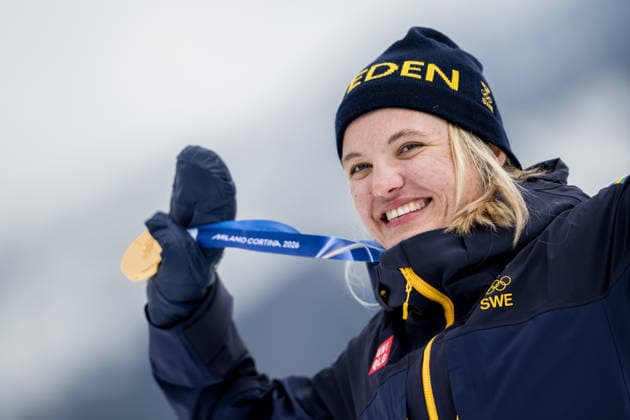 260210 Linn Svahn of Sweden celebrate on the podium with her gold medal after women s classic technique cross-country skiing sprint final during day 4 of the 2026 Winter Olympics on February 10, 2026 in Val di Fiemme. Photo: Joel Marklund BILDBYRAN kod JM MT0969 skidor cross-country skiing langrenn Olympic Games, Olympische Spiele, Olympia, OS olympics winter olympics os ol olympiska spel vinter-os olympiske leker milano cortina 2026 milan cortina 2026 milano cortina 2026 olympic games milano cortina 2026 winter olympic games milano cortina-os milano cortina-ol vinter-ol 4 bbeng sprint jubel sverige os-guld guld gold *** 260210 Linn Svahn of Sweden celebrate on the podium with her gold medal after women s classic technique cross country skiing sprint final during day 4 of the 2026 Winter Olympics on February 10, 2026 in Val di Fiemme Photo Joel Marklund BILDBYRAN kod JM MT0969 skidor cross country skiing langrenn olympic games olympics winter olympics os ol olympiska spel vinter os olympiske leker milano cortina 2026 milan cortina 2026 milano cortina 2026 olympic games milano cortina 2026 winter olympic games milano cortina os milano cortina ol vinter ol 4 bbeng sprint jubel sverige os guld guld gold  Copyright: JOELxMARKLUND BB260210JM148