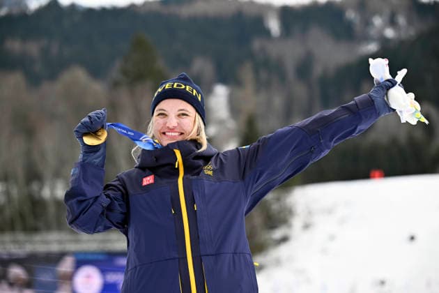VAL DI FIEMME, ITALY 20260210 Swedish triple: Jonna Sundling, silver, Maja Dahlqvist, bronze, and Linn Svahn, gold, after the women s sprint final during the Winter Olympics in Val di Fiemme, Italy. *** The image is included in the SPORTS PACKAGE. For others PAYMENT IMAGE *** VAL DI FIEMME ITALY x10430x *** VAL DI FIEMME, ITALY 20260210 Swedish triple Jonna Sundling, silver, Maja Dahlqvist, bronze, and Linn Svahn, gold, after the women s sprint final during the Winter Olympics in Val di Fiemme, Italy The image is included in the SPORTS PACKAGE For others PAYMENT IMAGE VAL DI FIEMME ITALY x10430x  Copyright: xChristinexOlsson TTx 2026 OLYMPICS SKIING SPRINT
