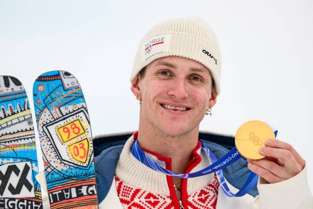 260210 Birk Ruud of Norway celebrates on the podium with his gold medal after men™s freestyle skiing slopestyle final during day 4 of the 2026 Winter Olympics on February 10, 2026 in Livigno. Photo: Vegard Grott BILDBYRAN kod VG VG0867 bbeng Olympic Games, Olympische Spiele, Olympia, OS olympics winter olympics os ol olympiska spel vinter-os olympiske leker milano cortina 2026 milan cortina 2026 milano cortina 2026 olympic games milano cortina 2026 winter olympic games milano cortina-os milano cortina-ol vinter-ol finale freeskiing slopestyle freeski freestyle friski norge jubel os-guld guld gold *** 260210 Birk Ruud of Norway celebrates on the podium with his gold medal after men™s freestyle skiing slopestyle final during day 4 of the 2026 Winter Olympics on February 10, 2026 in Livigno Photo Vegard Grott BILDBYRAN kod VG VG0867 bbeng olympic games olympics winter olympics os ol olympiska spel vinter os olympiske leker milano cortina 2026 milan cortina 2026 milano cortina 2026 olympic games milano cortina 2026 winter olympic games milano cortina os milano cortina ol vinter ol finale freeskiing slopestyle freeski freestyle friski norge jubel os guld guld gold  Copyright: VEGARDxGRoTT BB260210VG034