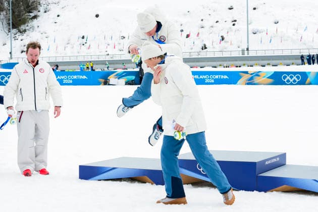 Winter Olympics in Milan Cortina 2026 Val di Fiemme, Italy 20260210. Ben Ogden from the USA, Johannes Hosflot Klaebo from Norway and Oskar Opstad Vike from Norway cheer during the cross-country sprint finals at the Tesero stadium during the Winter Olympics in Milano Cortina 2026. Photo: Lise Aserud NTB Val di Fiemme Italy EDITORIAL USE ONLY. RESTRICTED USE FOR BETTING COMPANIES Ref:_SPOf0NkZrNve-k.jpg *** Winter Olympics in Milan Cortina 2026 Val di Fiemme, Italy 20260210 Ben Ogden from the USA, Johannes Hosflot Klaebo from Norway and Oskar Opstad Vike from Norway cheer during the cross country sprint finals at the Tesero stadium during the Winter Olympics in Milano Cortina 2026 Photo Lise Aserud NTB Val di Fiemme Italy EDITORIAL USE ONLY RESTRICTED USE FOR BETTING COMPANIES  Copyright: xLisexAserudx xNTBx