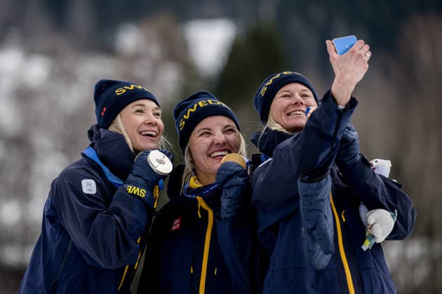 260210 Jonna Sundling of Sweden, Linn Svahn of Sweden and Maja Dahlqvist of Sweden celebrate on the podium after the women s classic technique cross-country skiing sprint final during day 4 of the 2026 Winter Olympics on February 10, 2026 in Val di Fiemme. Photo: Joel Marklund BILDBYRAN kod JM MT0969 skidor cross-country skiing langrenn Olympic Games, Olympische Spiele, Olympia, OS olympics winter olympics os ol olympiska spel vinter-os olympiske leker milano cortina 2026 milan cortina 2026 milano cortina 2026 olympic games milano cortina 2026 winter olympic games milano cortina-os milano cortina-ol vinter-ol 4 bbeng sprint jubel sverige guld silver brons bronze gold os-guld *** 260210 Jonna Sundling of Sweden, Linn Svahn of Sweden and Maja Dahlqvist of Sweden celebrate on the podium after the women s classic technique cross country skiing sprint final during day 4 of the 2026 Winter Olympics on February 10, 2026 in Val di Fiemme Photo Joel Marklund BILDBYRAN code JM MT0969 skiing cross country skiing cross country olympic games olympics winter olympics os ol olympiska spel vinter os olympiske leker milano cortina 2026 milan cortina 2026 milano cortina 2026 olympic games milano cortina 2026 winter olympic games milano cortina os milano cortina ol vinter ol 4 bbeng sprint jubel sverige guld silver bronz bronze gold os guld  Copyright: JOELxMARKLUND BB260210JM162