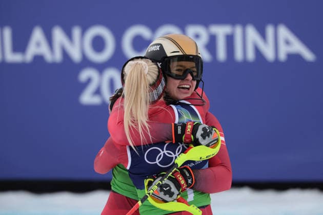 GIOCHI OLIMPICI - Olimpiadi Invernali Milano-Cortina 2026 - Alpine Skiing Women s Team Combined, Slalom Katharina Huber (AUT) during the Olympic Winter games, Winterspiele,Spiele, Summer games Milano-Cortina 2026, Alpine Skiing Women s Team Combined Slalom on February 10, 2026 at Tofane Alpine Skiing Centre in Cortina D Ampezzo, Italy Cortina D Ampezzo Italy  Copyright: xIPAxSport ABACAx