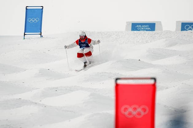 (260210) -- LIVIGNO, Feb. 10, 2026 -- Mikael Kingsbury of Canada competes during the freestyle skiing men s moguls qualification at the Milan-Cortina 2026 Olympic Winter games, Winterspiele,Spiele, Summer games in Livigno, Italy, Feb. 10, 2026. ) (MICO2026)ITALY-LIVIGNO-OLYMPIC WINTER GAMES-FREESTYLE SKIING-MEN S MOGULS-QUALIFICATION HuxChao 