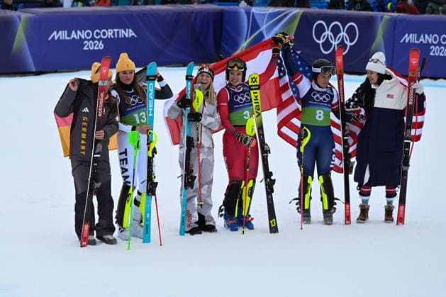 Alpine Skiing - Milano Cortina 2026 Winter Olympics: Day 4 Kira Weidle Winkelmann and Emma Aicher from Germany, Ariane Raedler and Katharina Huber from Austria, and Jacqueline Wiles and Paula Moltzan from the United States participate in the Winter Olympic Games, Olympische Spiele, Olympia, OS Milano Cortina 2026, at the Tofane Alpine Skiing Centre, on February 10, 2026, in Cortina, Italy. Cortina Veneto Italy  Copyright: xFedericoxManonix originalFilename:manoni-olympics260210_np3Hy.jpg